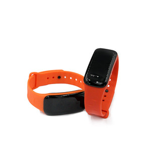 Rechargeable Nordic nrf52810 iBeacon Bracelet With Ble Vibration Sensor