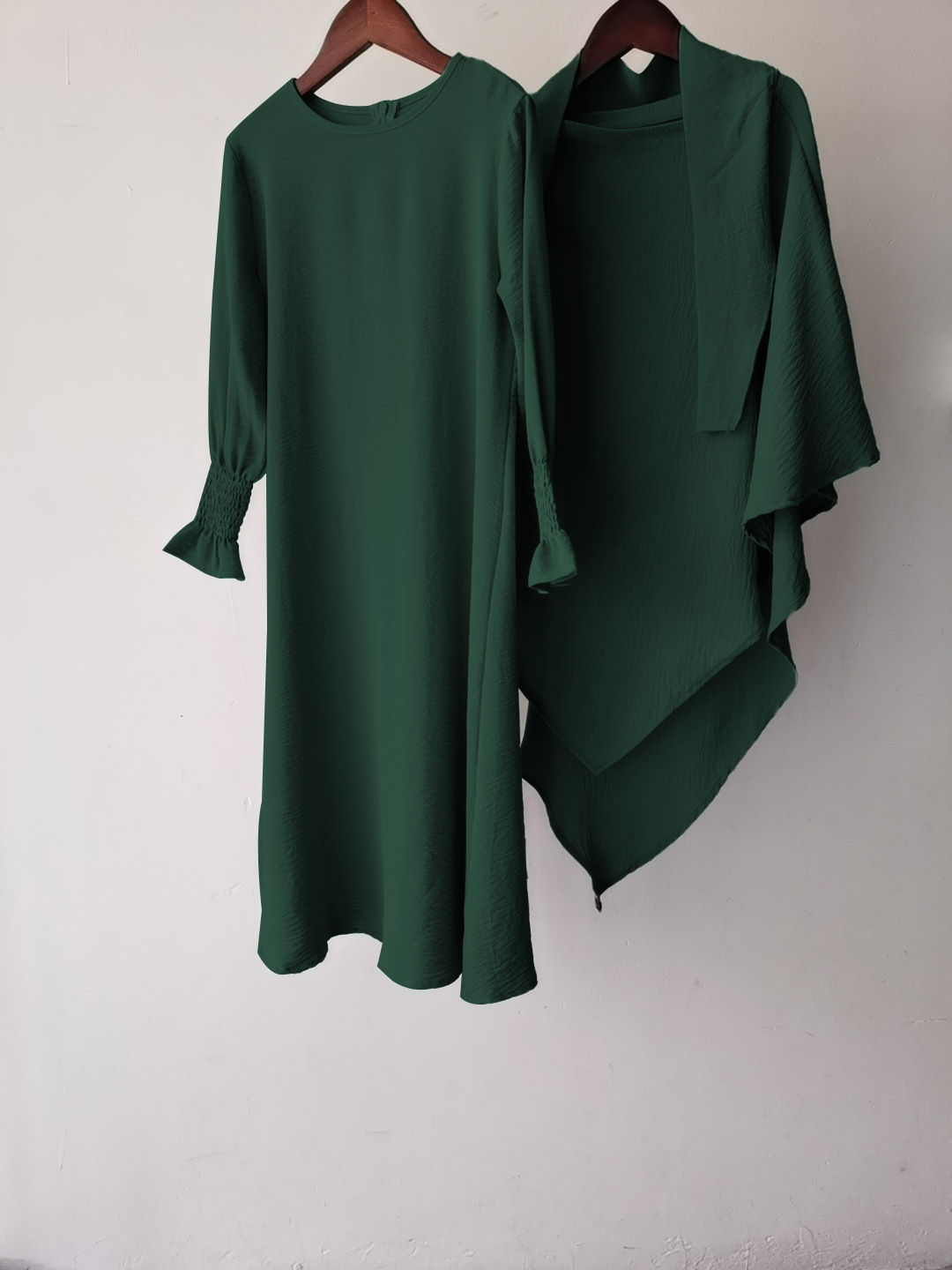 Vert noirâtre