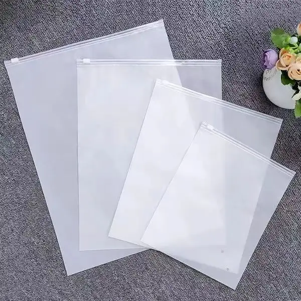 Prezzo diretto di fabbrica EVA riutilizzabile in plastica smerigliata PVC imballaggio borsa a chiusura lampo per imballaggio di abbigliamento