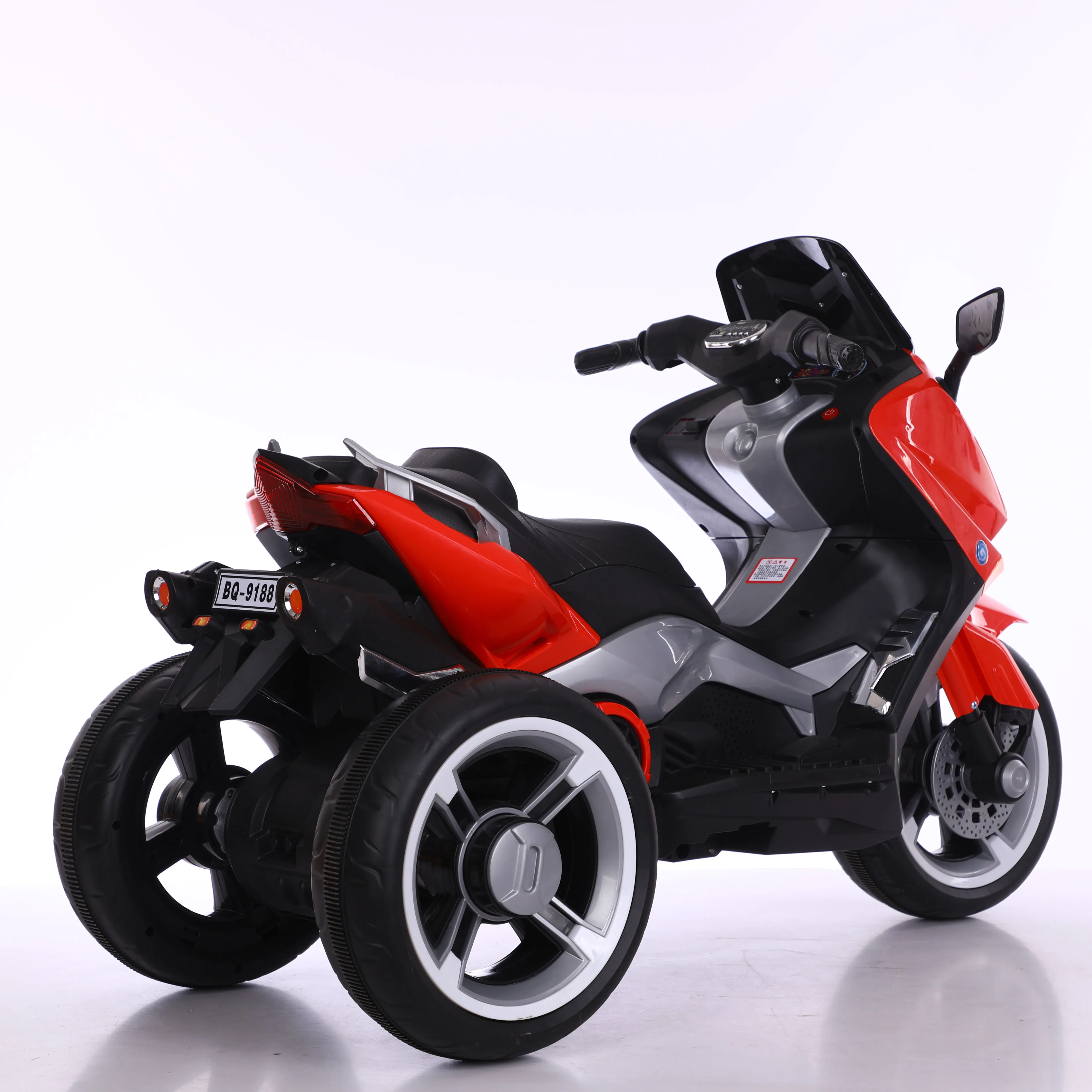 Venta caliente popular bebé coche eléctrico niños motor triciclo 5 6 7 años de edad tres ruedas modelo con ruedas Eva