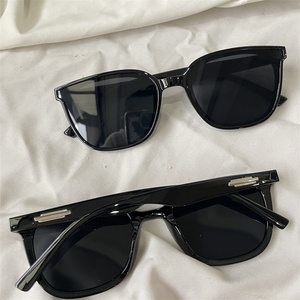 Kính râm Mắt mèo của phụ nữ cơ bản màu đen lớn nhỏ Khung kính chống nắng UV400 giảm béo - Product Image 5