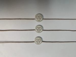 <strong>Customized</strong> Embossed Logo Hang <strong>Tag</strong> <strong>String</strong> Plastic Hang <strong>Tags</strong> Seal <strong>Strings</strong> Fancy Hang <strong>Tag</strong> Seal Rope