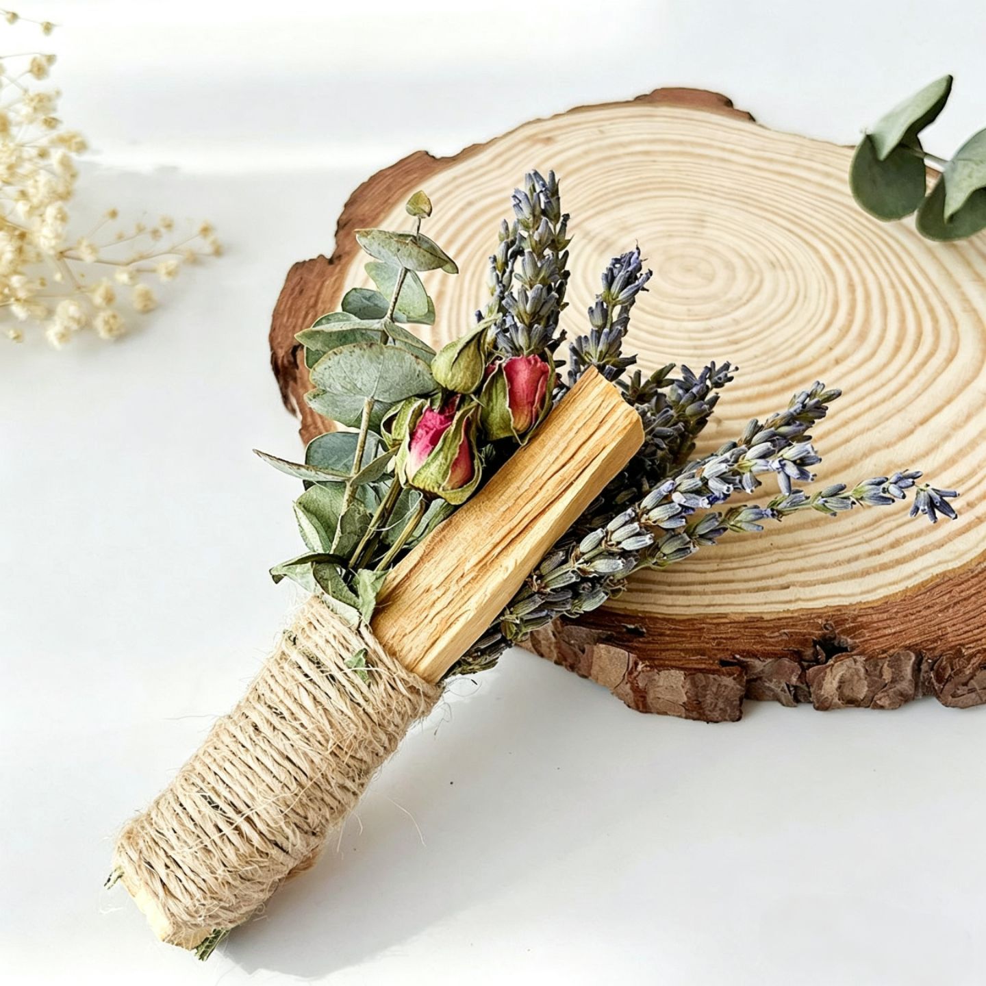 Lavanda + Hojas de Eucalipto + Palo Santo + Rosa