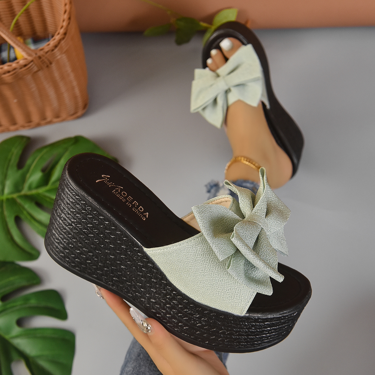 สีเขียว