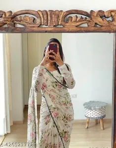 最新の新しい美しいファンシーを見るプリントデザイナー女性は、インドメーカー卸売価格OEMからサリーを着用します