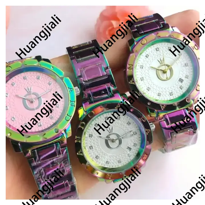 Nuestra fábrica, venta al por mayor, relojes Pandoraeraing de cuarzo fino de alta calidad, puede girar relojes de oso, relojes de moda para mujer, regalos