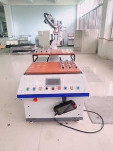 Industrielle Roboterarm lösung mit automatischer Lade-und Entlade tabelle Kol labor ativ mit Kern motor komponenten