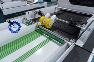 SGWプリンターメーカー1ヘッドデジタル紙袋プリンターシングルパスカートンボックスオートフィーダーによるImpresora印刷 - Product Image 5