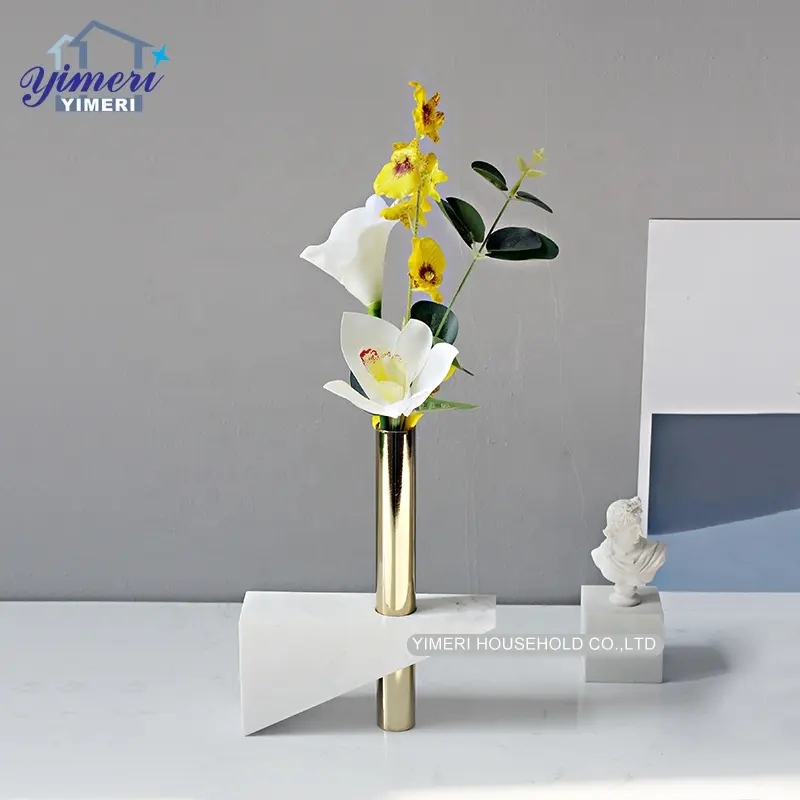 Decoração home moderna triângulo mármore branco pedra bud vaso floral com metal ouro tubo