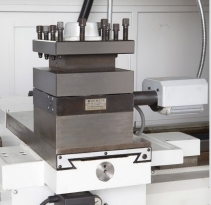 Diámetro de husillo grande horizontal CNC Alimentación automática Roscado de tubería de alta eficiencia Torno de campo de aceite - Product Image 4