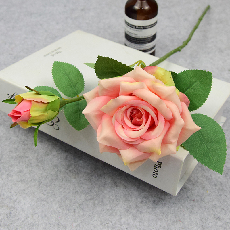 2 rose a ramo corto senza carne n. 1 rosa