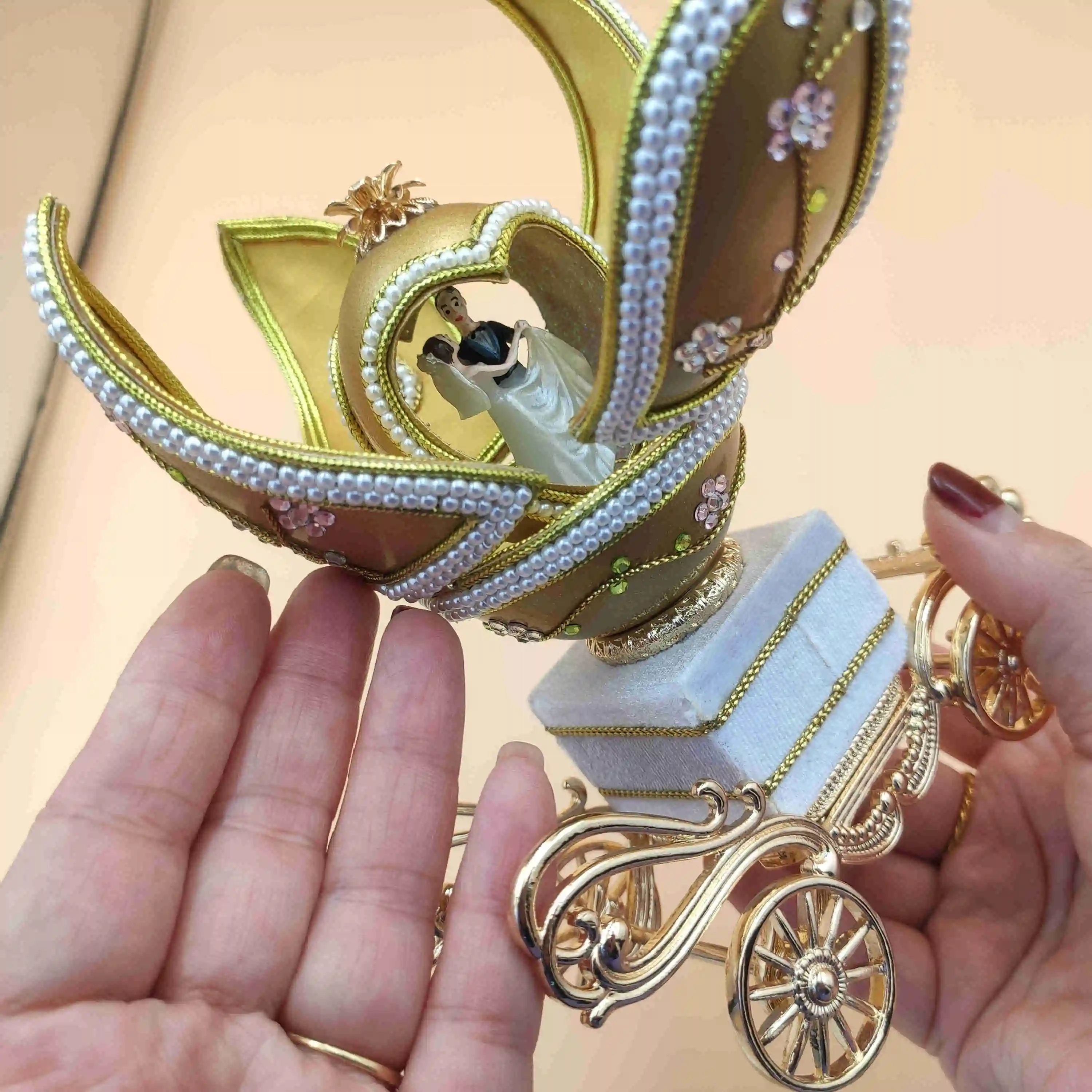 Mode vente chaude russe oeuf sculpture bijoux cadeau créatif personnalisé boîte à musique Machine