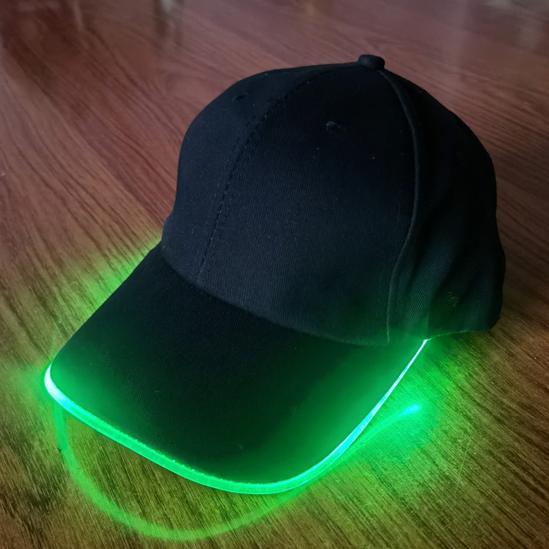 Cappellino Nero con Luce Verde