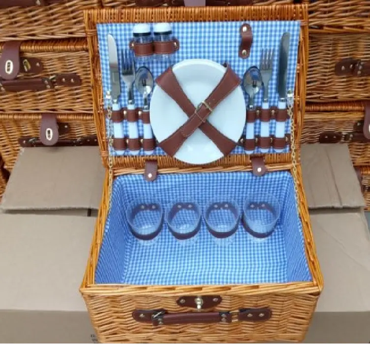 Keranjang Piknik Anyaman 4 Orang dengan Set Alat Makan