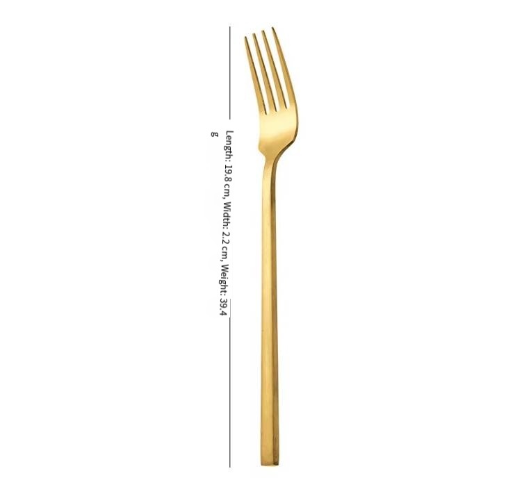 Fourchette de table dorée