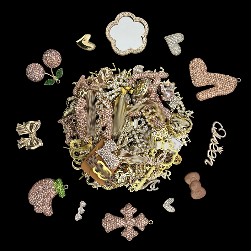 100 pezzi di ciondoli di lusso misti in oro (20L+50M+30S)