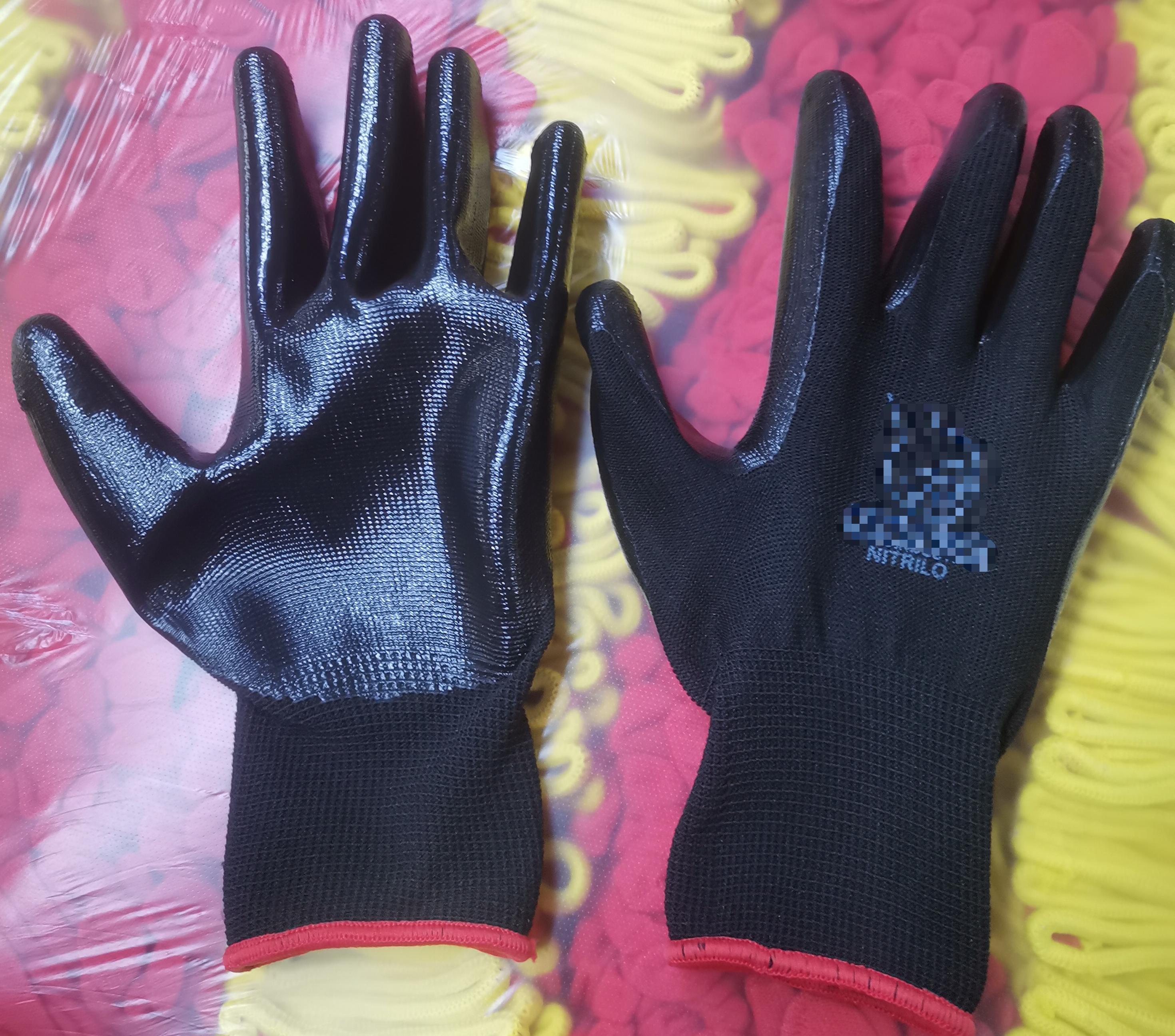 Black/black