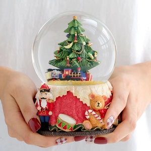 Bán Hàng Nóng Giáng Sinh Cây Snowglobe Nhựa Thủ Công Mỹ Nghệ Quả Cầu Tuyết Âm Nhạc Tùy Chỉnh Tuyết Toàn Cầu Cho Giáng Sinh - Product Image 3