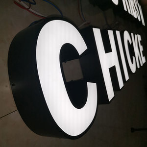 Cartello esterno con cornice illuminata scritta 3D lettera Logo del ristorante con cornice luminosa a <span class=keywords><strong>Led</strong></span> segno di pollo