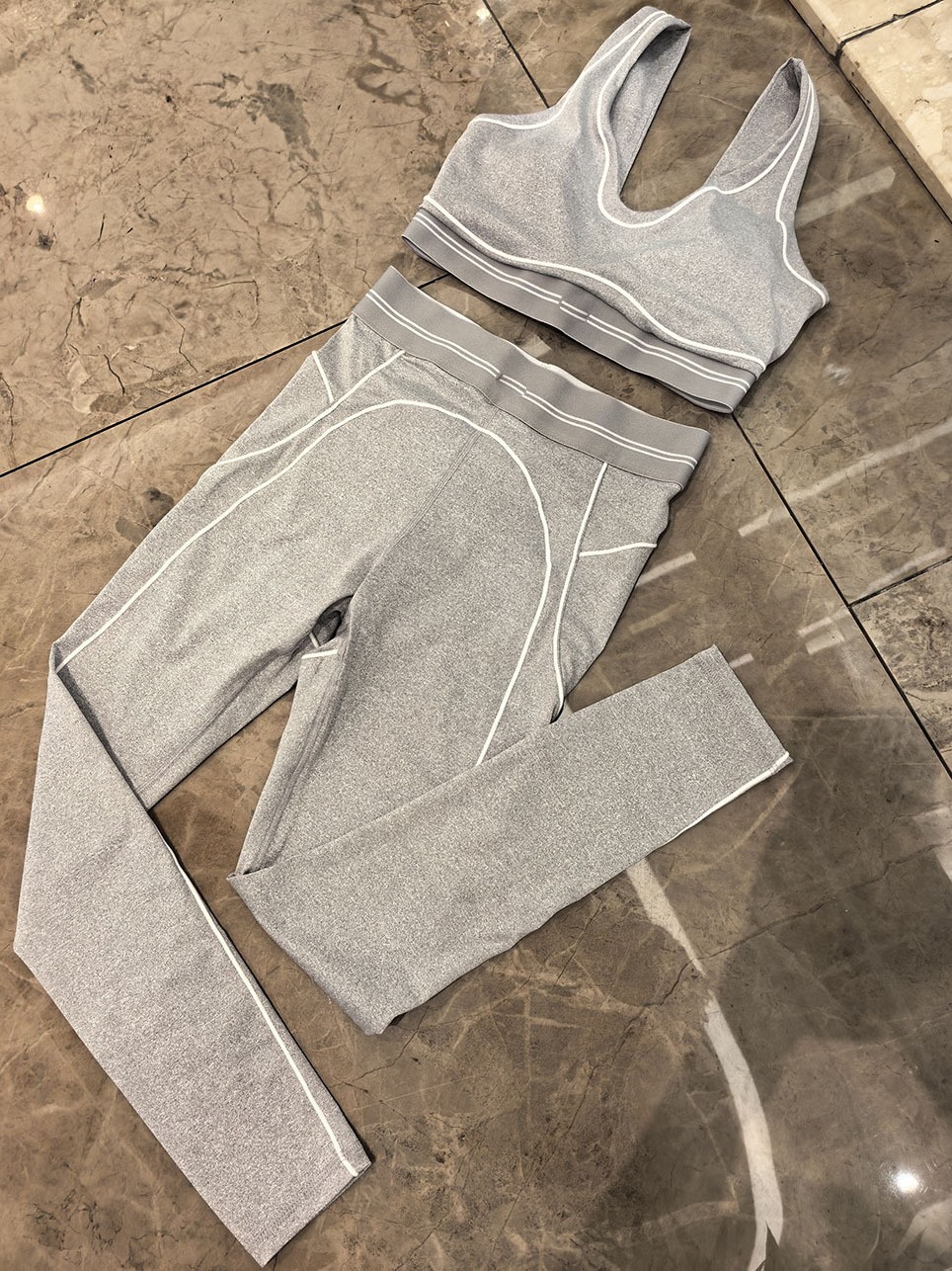 Grigio chiaro