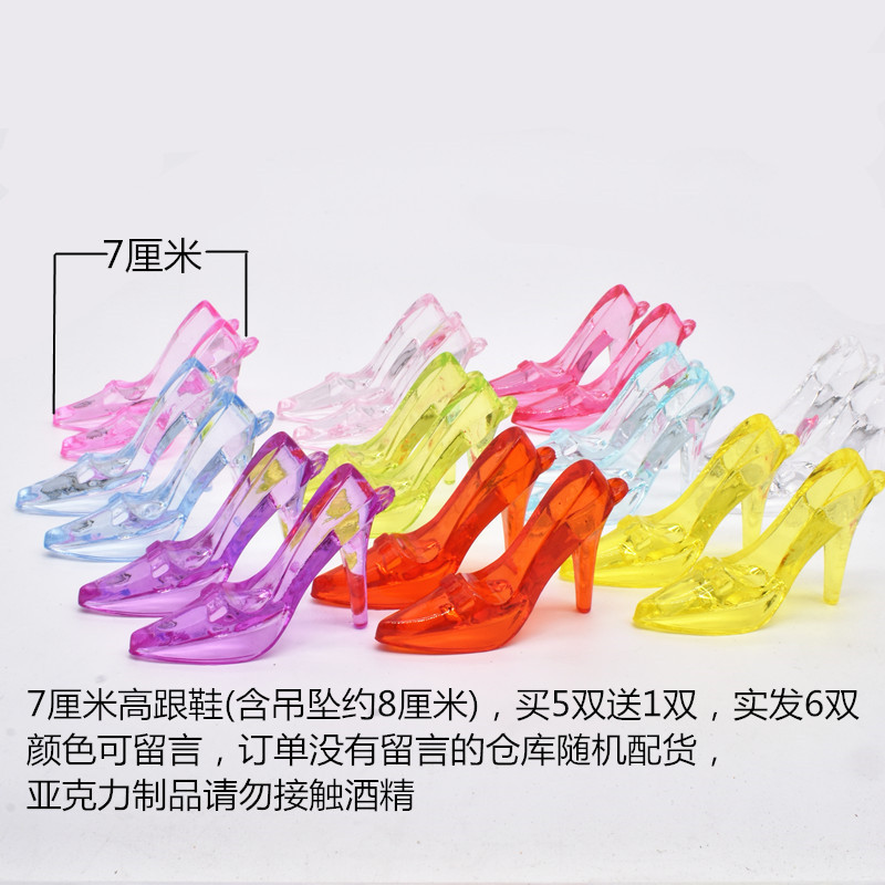 Achetez 5 paires de talons hauts de 7 cm et recevez-en 1 gratuite, pour un total de 6 paires.