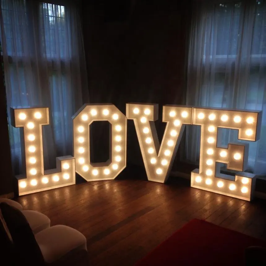 Letras marquee do amor para cima, letras iluminadas de neon para decoração de parede, alfabeto, letras