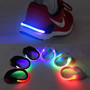 Có thể điều chỉnh LED <span class=keywords><strong>Light</strong></span>-<span class=keywords><strong>Up</strong></span> Giày Clip không thấm nước nhấp nháy đêm chạy Sneakers với độc đáo giáng sinh thiết kế tốt nghiệp ramadan - Product Image 1
