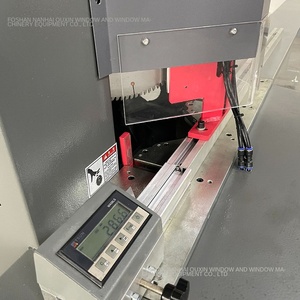 Cornice in lega di alluminio CNC a doppia testa macchina da taglio ad angolo di 45 gradi porta per finestre che fa macchina macchina per macchine foto in movimento - Product Image 4