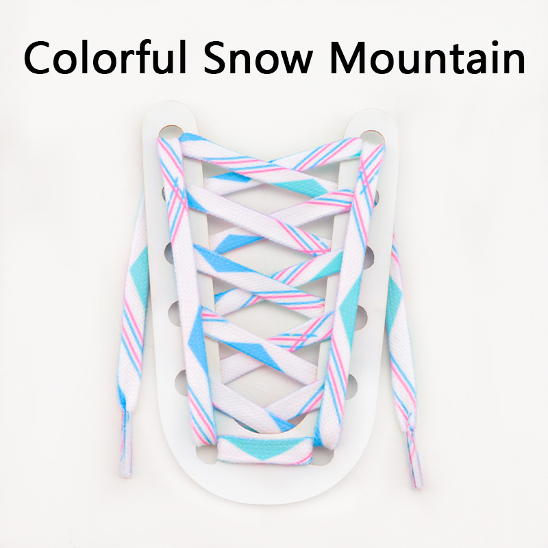 Montagne de neige colorée