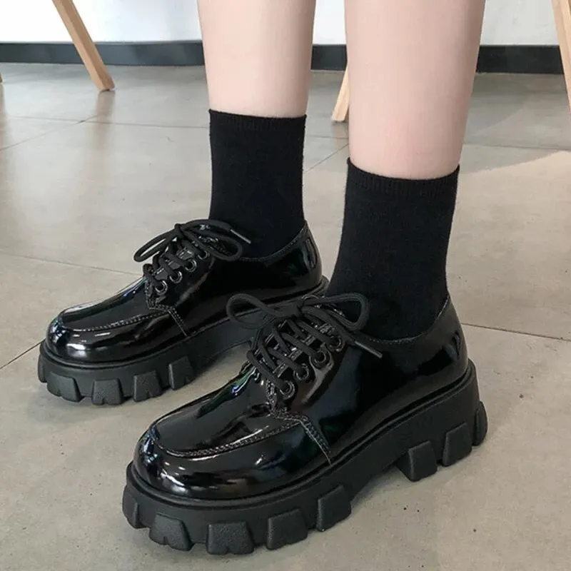 Новые Экспресс-туфли из искусственной кожи, повседневные туфли на платформе со шнуровкой для женщин