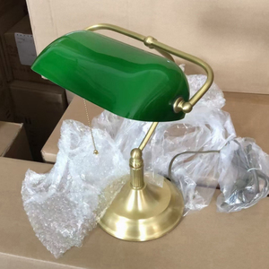 现代绿色蒂芙尼台灯，带彩色玻璃红色蜻蜓设计，用于学习和阅读银行家家居装饰台灯 - Product Image 4