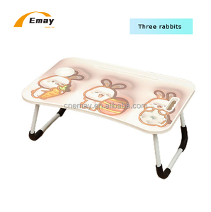 Mesa de ordenador portátil plegable al por mayor, escritorio de ordenador portátil pequeño de madera con bonito patrón de animales de dibujos animados en 3D para cama de dormitorio