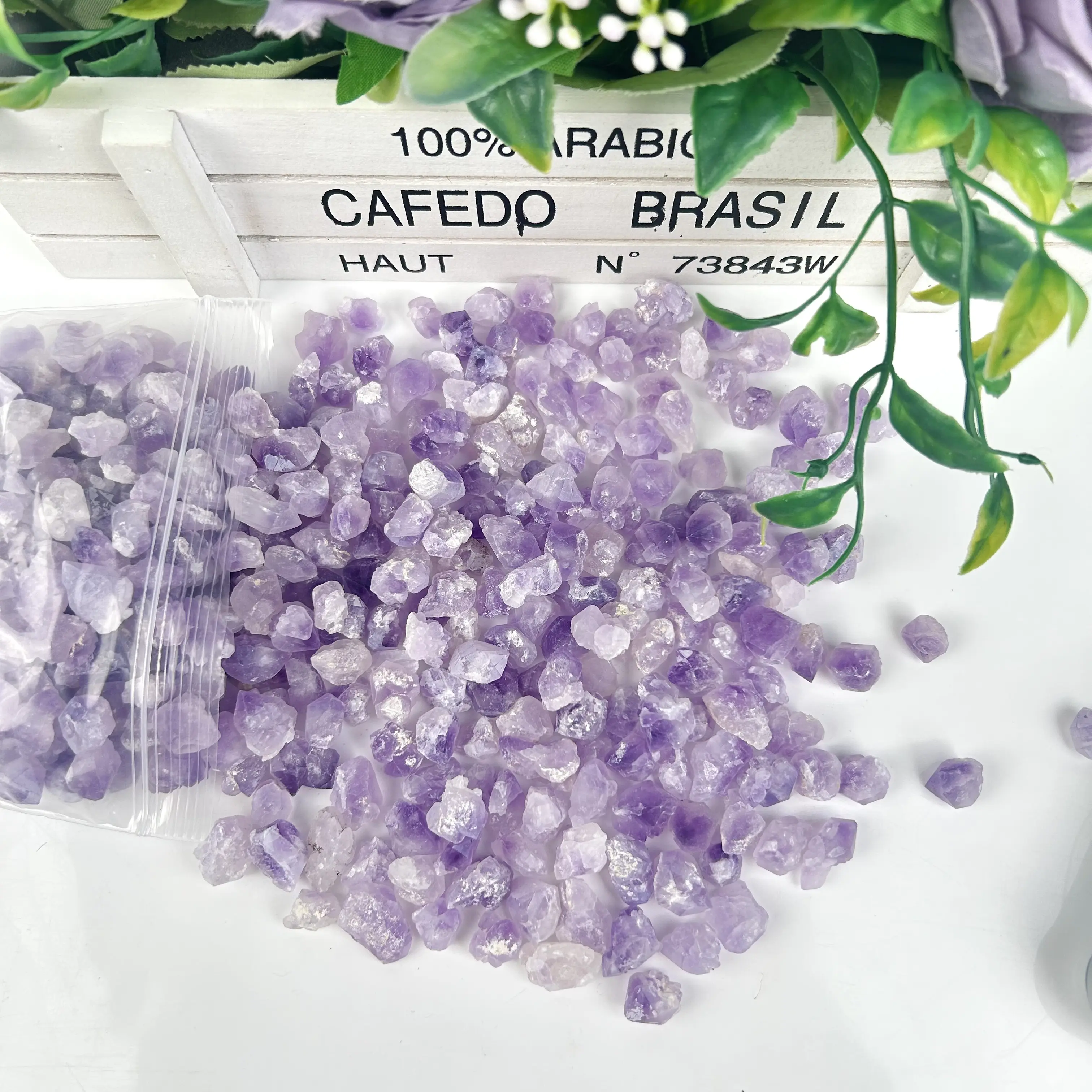 Venta al por mayor Cristales crudos Piedras curativas Piedra áspera Flor de amatista para la decoración