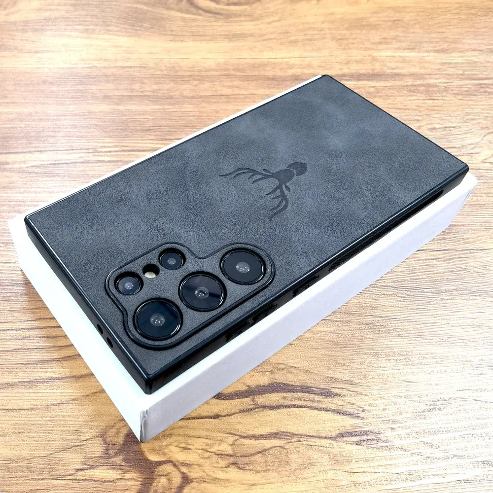 สีเทาเข้ม