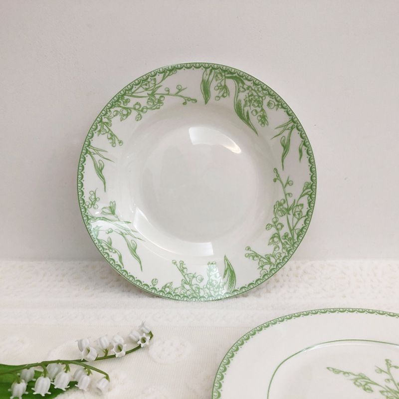 white soup plate