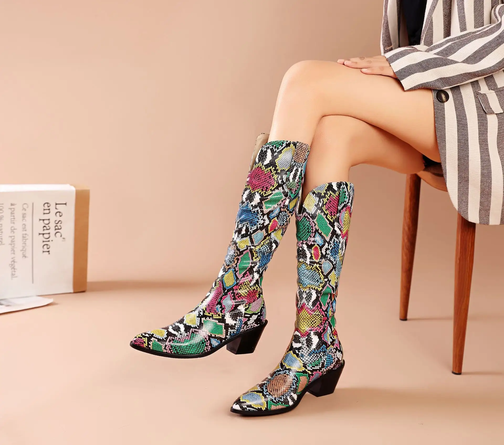 Botas altas de vaquero con estampado de serpiente, zapatos de otoño e invierno, talla grande, color a la moda, novedad de 2021