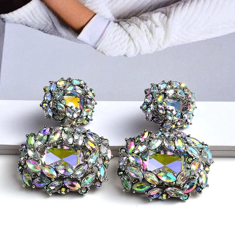 Accessori di gioielli di strass di alta qualità per le donne orecchini di cristallo colorati di nuovo Design all'ingrosso