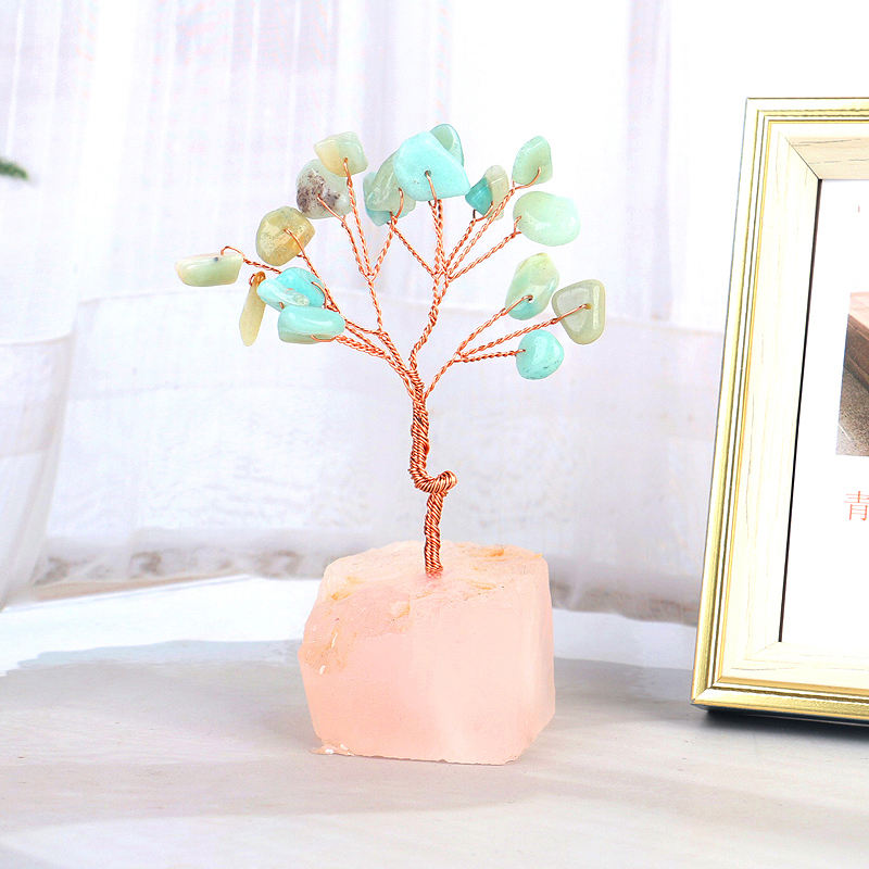 มีสีเขียวขุ่น