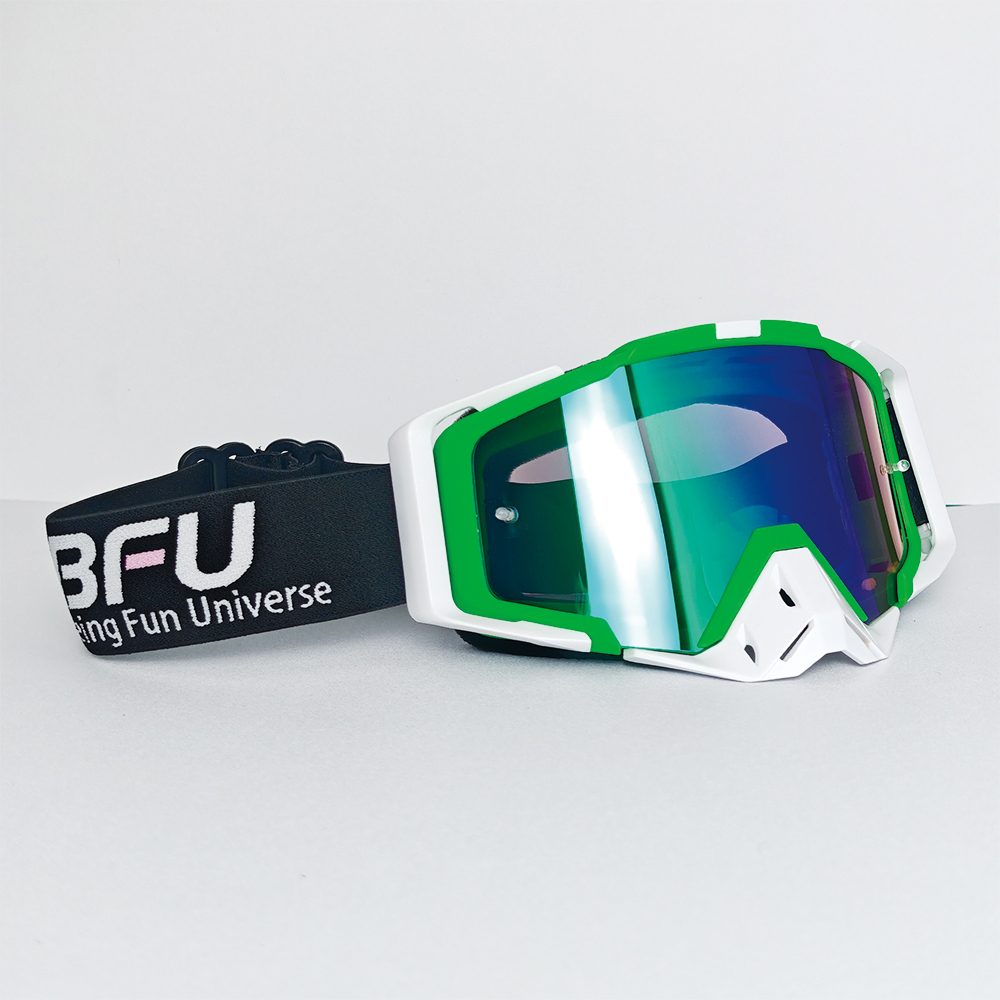 Gafas doradas con montura verde blanca.