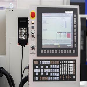 Fanuc Siemens Gsk kontrol sistemleri ile VMC850 5 eksenli yüksek hassasiyetli yüksek sertlik CNC makinesi aracı dikey işleme merkezi