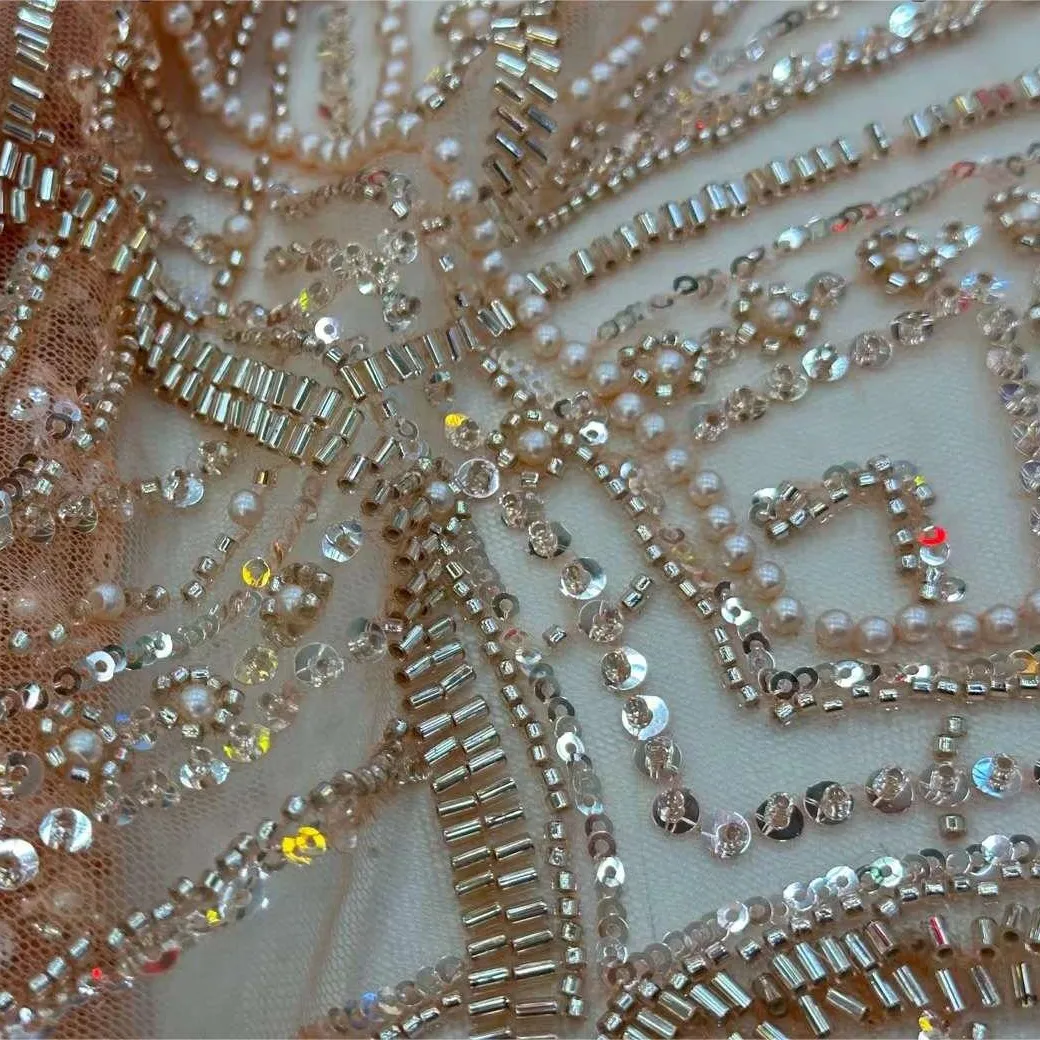 Dentelle de Dubaï Tissu de dentelle perlée de luxe en tulle lourd à sequins et perles Broderie de tissu de dentelle dorée pour la fête de mariage