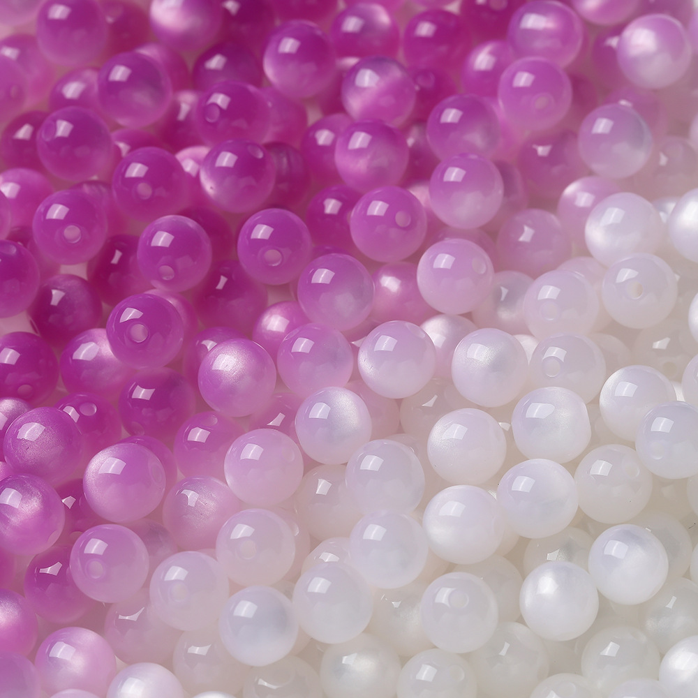 Le blanc se transforme en rose violet