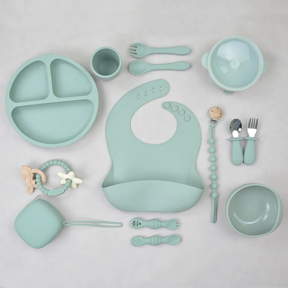 Set da pranzo per bambini BPA ciotola di aspirazione in Silicone morbido piatto cucchiai bavaglino per l'alimentazione del bambino per il bambino di alimentazione