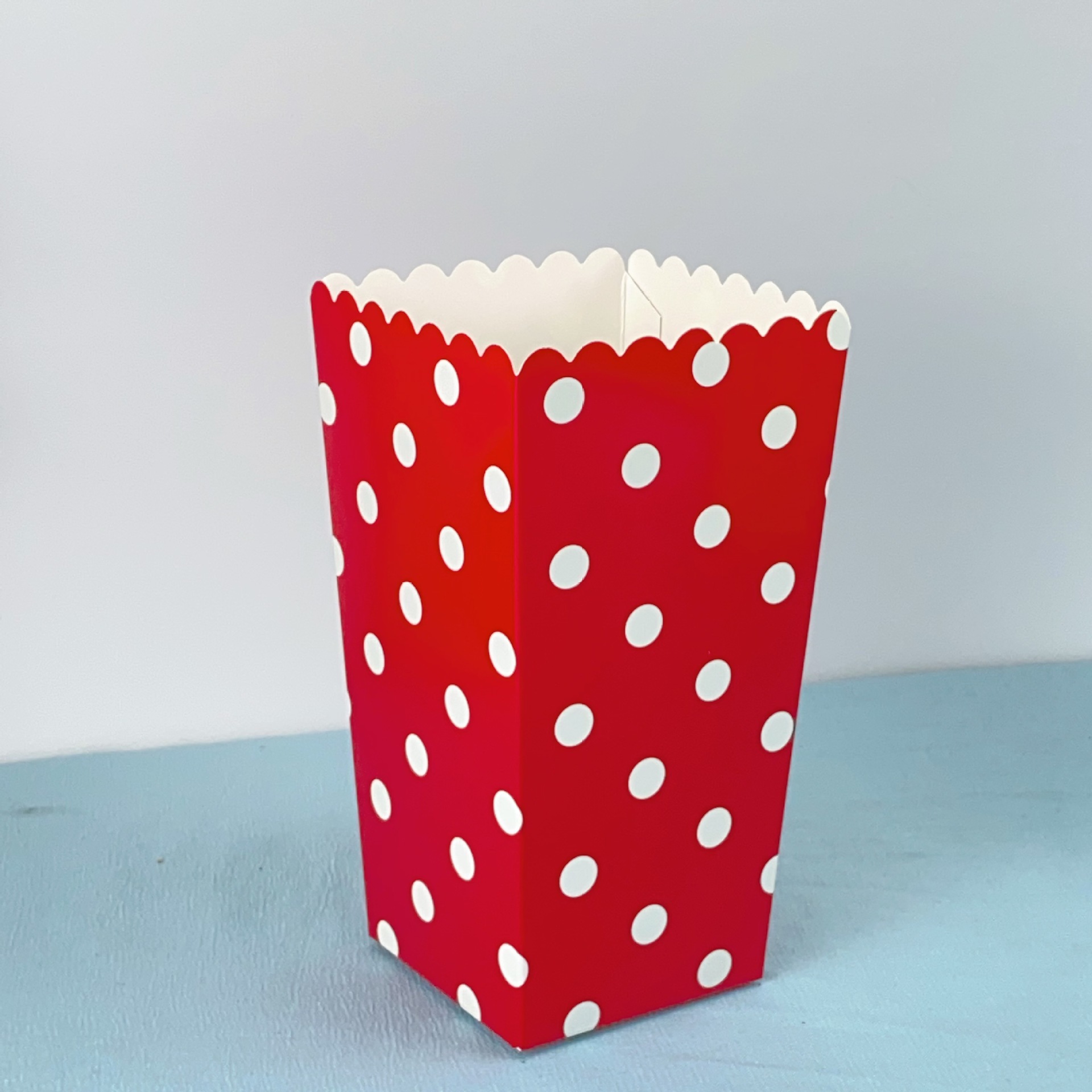 trompette point rouge-5x7x12cm-250g carton blanc