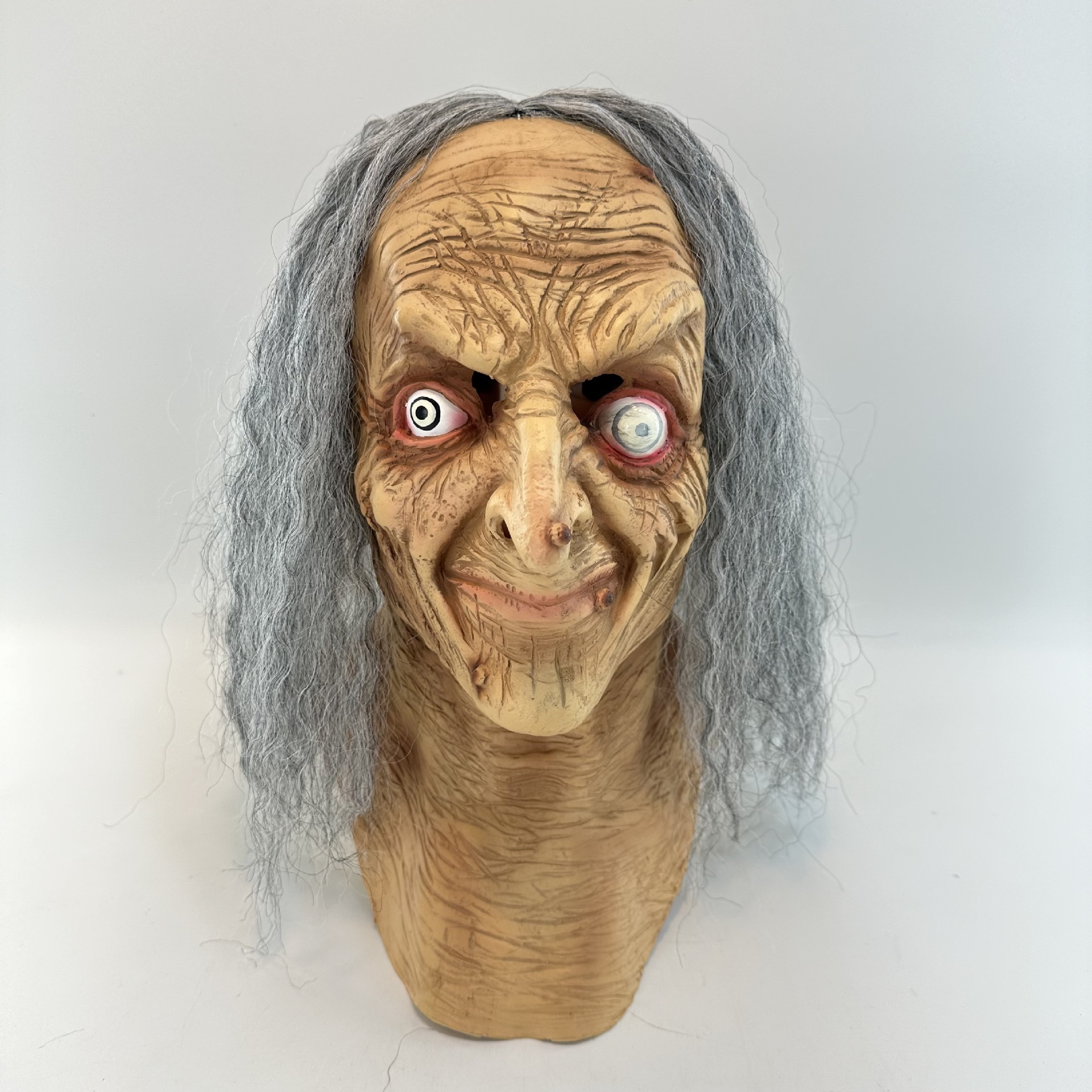 Vieux masque de sorcière