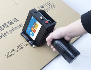Macchina di codifica per acqua bottiglia di Pet iniettare stampante data di scadenza macchina da stampa automatica stampante a getto d'inchiostro iniettare stampa 12.7mm