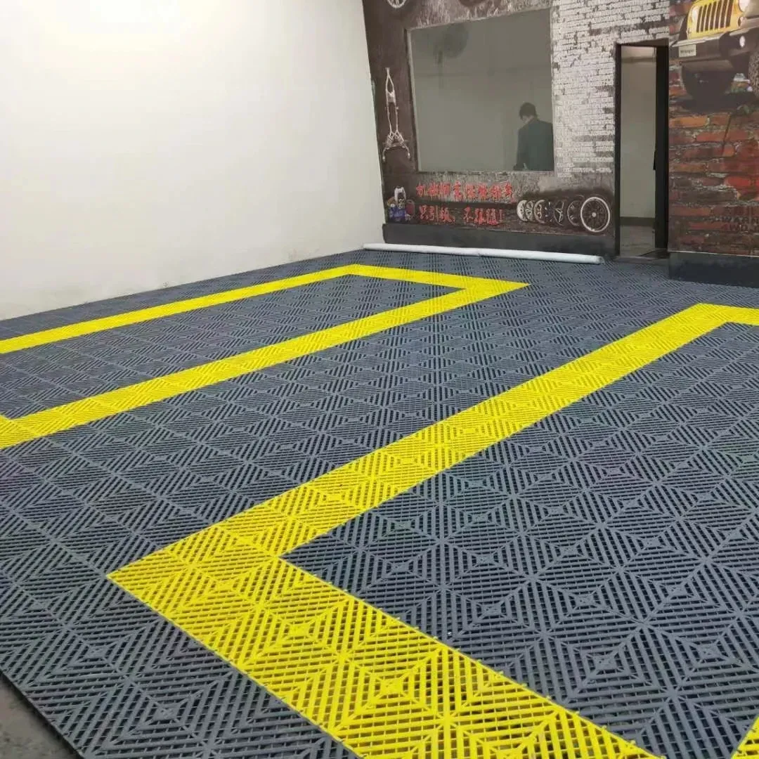 Usine directe carreaux de sol de garage en plastique à haute résistance à la traction modulaire anti-dérapant PP tapis de sol grille de vidange pour salle de lavage de voiture