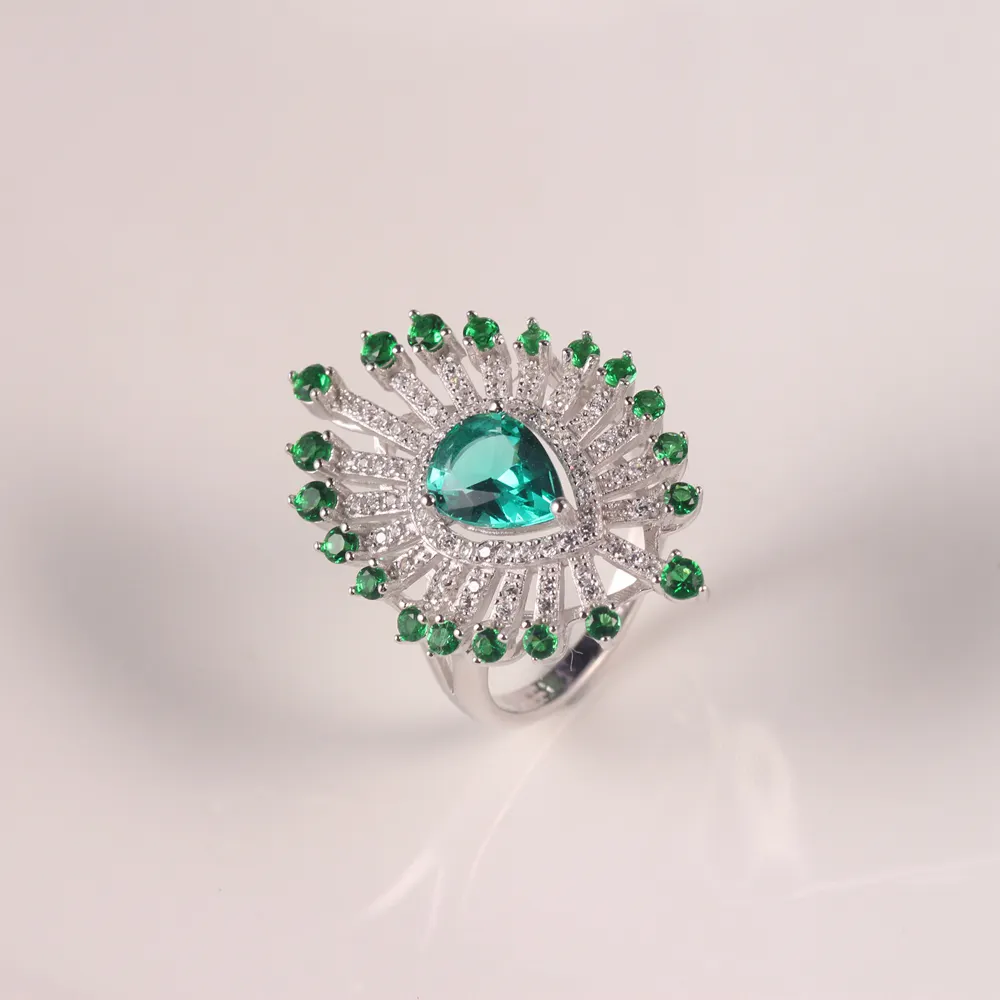 Anello in argento da donna con pietre preziose e diamanti per matrimonio gioielli alla moda anelli di zircone cubico ovali all'ingrosso