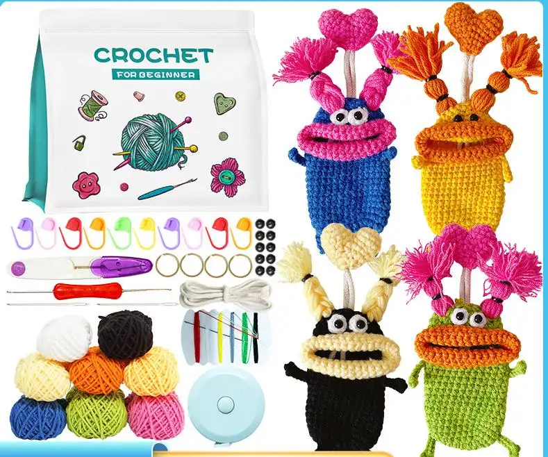 Crochê definido para fazer quatro chaveiros adoráveis com instruções passo-a-passo e vídeo Tutoriais DIY crochê presentes