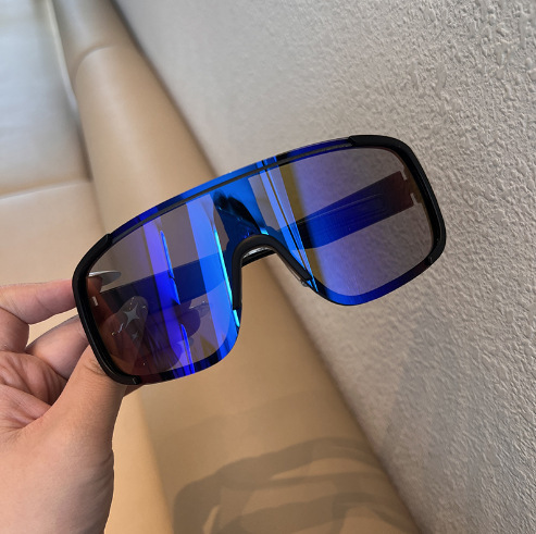Black frame-blue mercury
